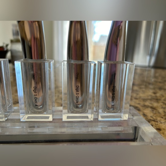 artis makeup brush set (5 piece) - digit collection. Hardly used. - Picture 2 of 8